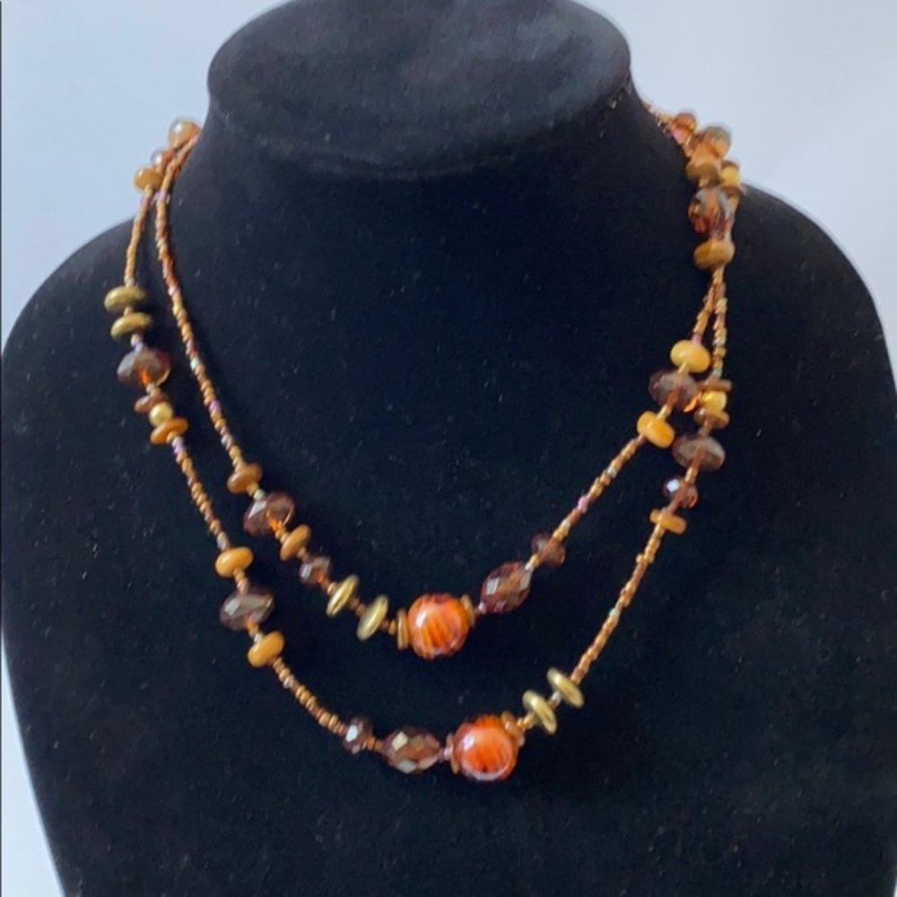 Amber colored beaded long 1940s necklace
